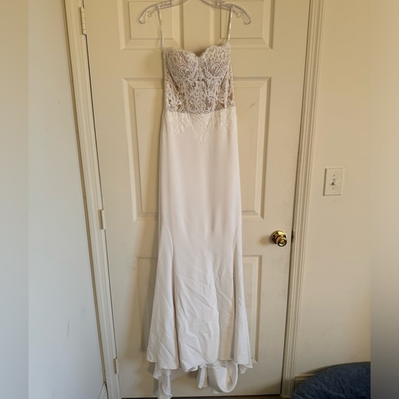 STUNNING Pronovias Wedding Dress Size 4 with alterations - Picture 8 of 14